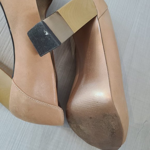 BCBG Nude Open Toe High Heels w Wood Accent Heel & Bronze Detailing - Picture 3 of 8